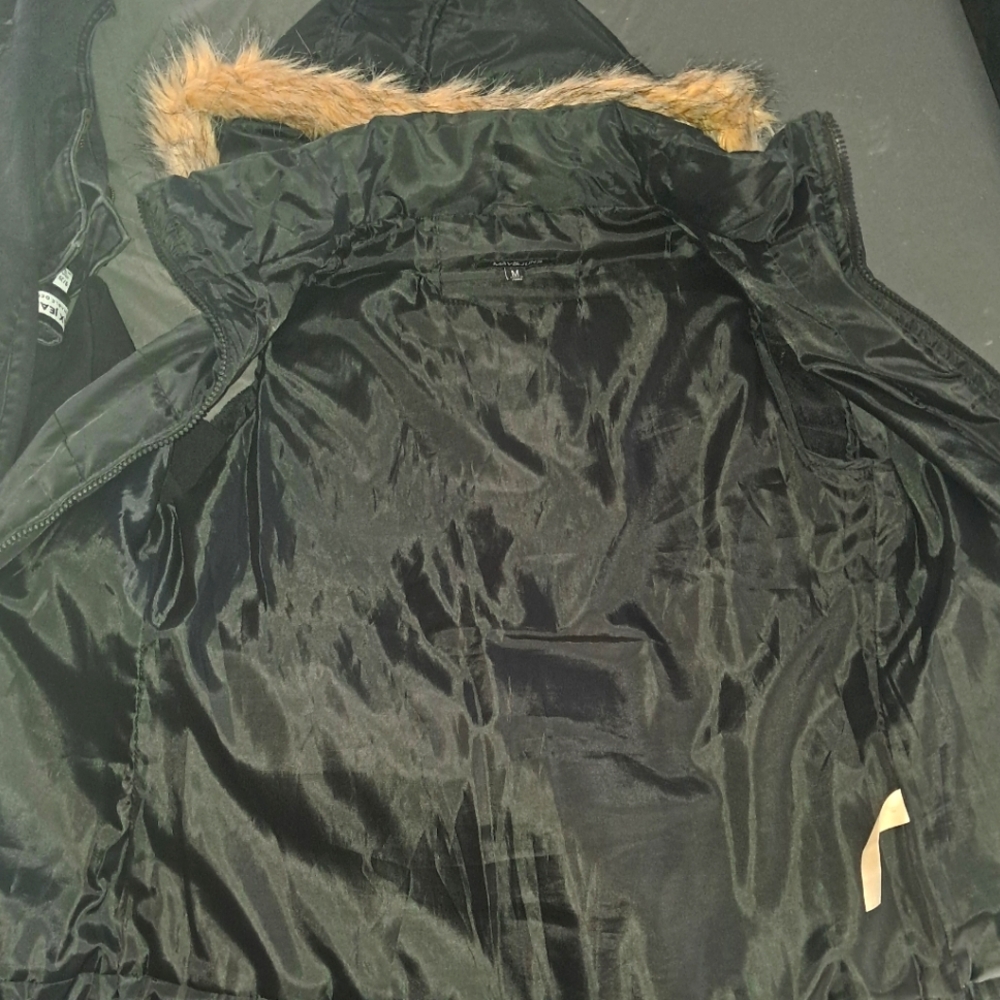 vest  w/hood with faux fur trim